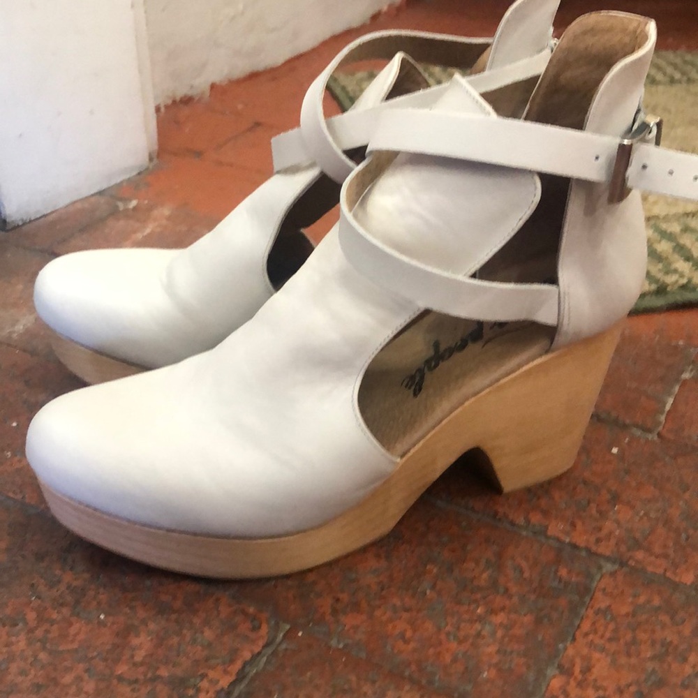 FREE PEOPLE clog heels